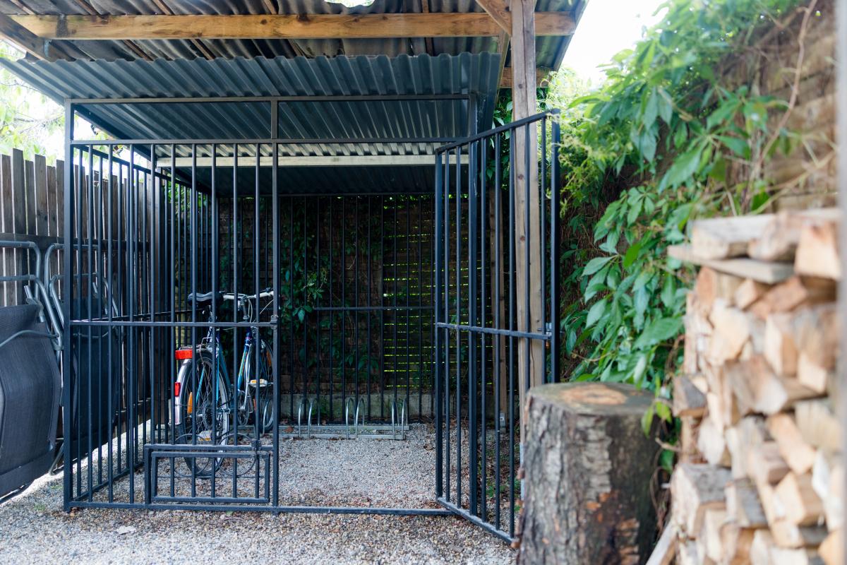 paradies-fuer-zwei_fahrrad_stellplatz